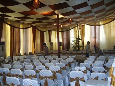 Resepsi Pernikahan Outdoor Tema Rustic